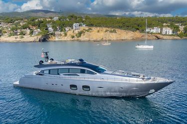 109' Pershing 2017 Yacht For Sale